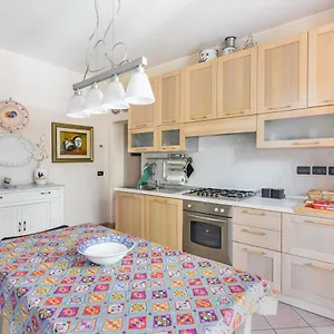 a-due-passi-da-borgo-san-giuliano-apartment.emilia-romagnahotels.net/