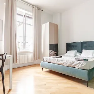 Appartamento Penthouse 5 Min From Duomo Di, Milano